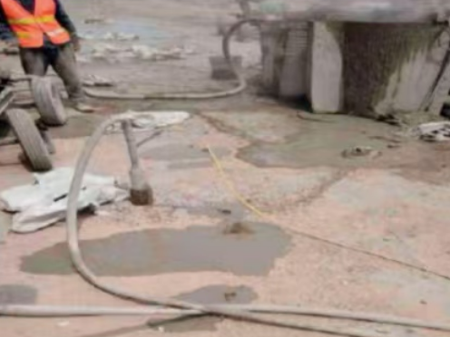 太康水泥混凝土路面板底注浆技术 路面脱空注浆整治方案